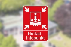 Die Notfall-Info-Punkte sind mit roten Schildern gekennzeichnet und befinden sich stets bei den Feuerwehrhäusern einer Kommune