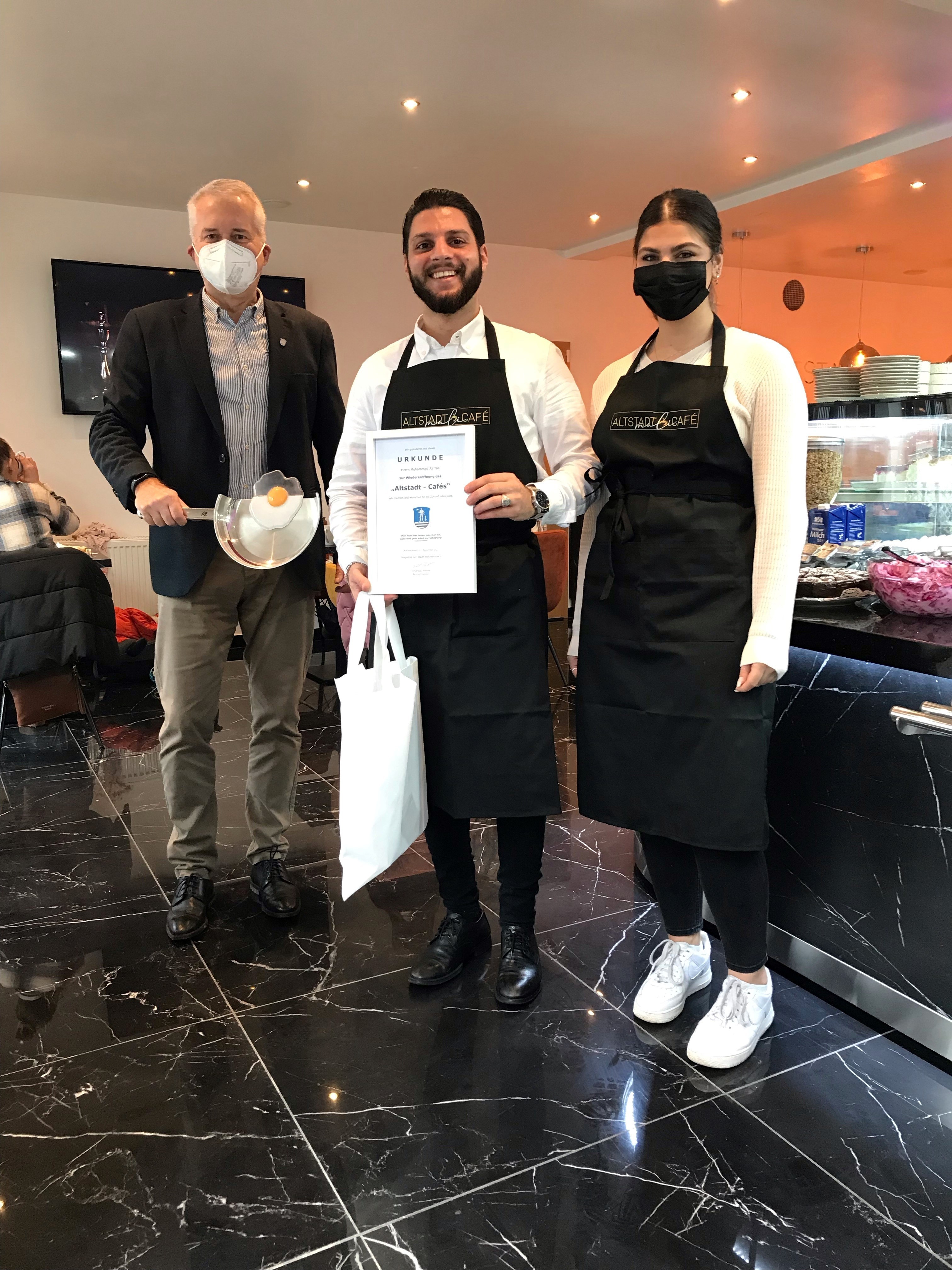 Altstadt-Café wiedereröffnet