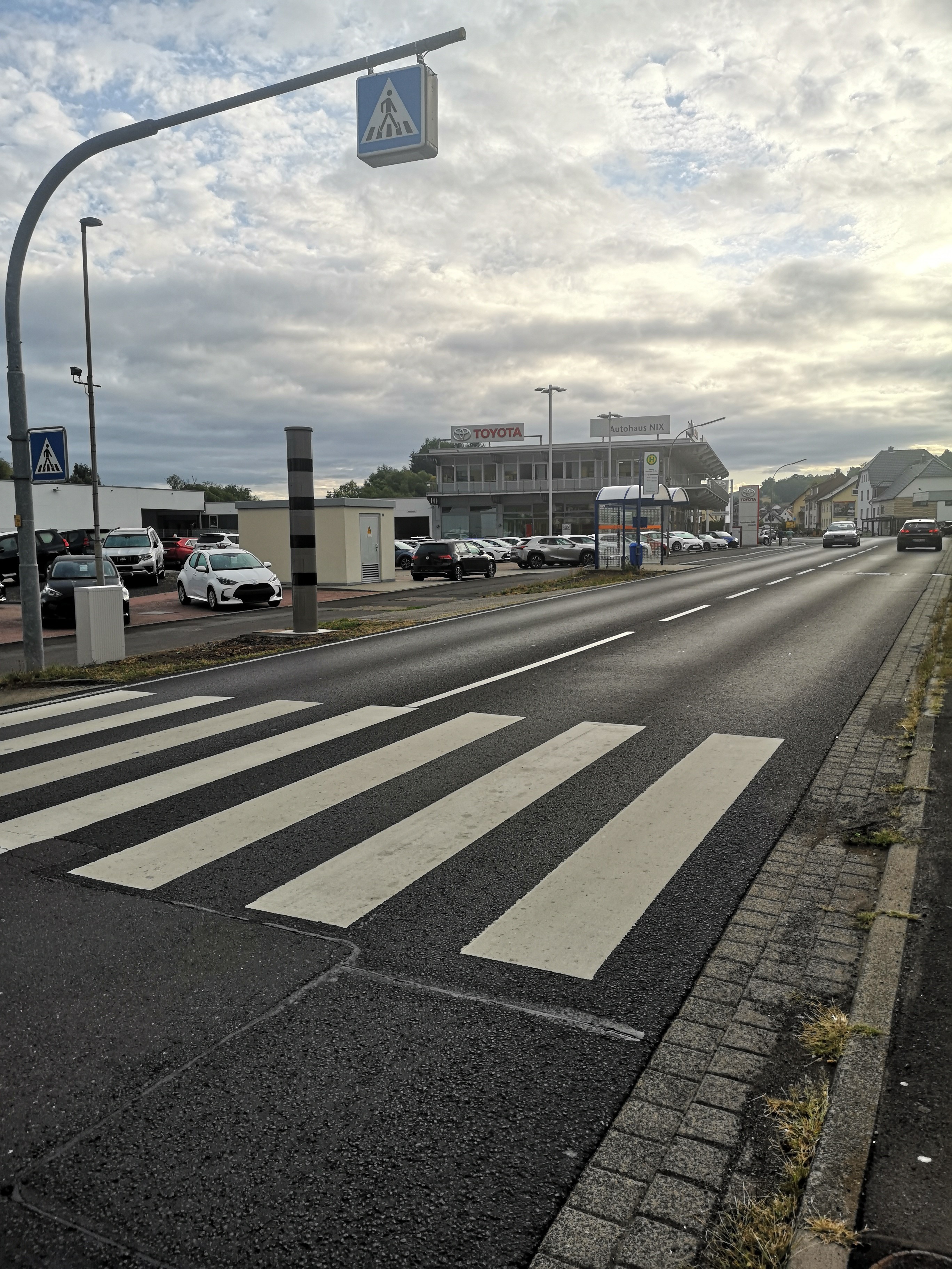Geschwindigkeitsmesssäule in Aufenau installiert