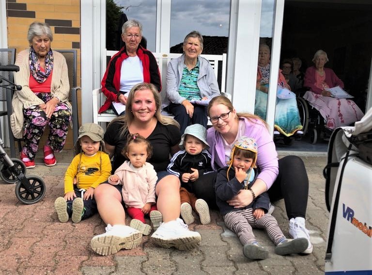 Kinder der Kita Regenbogen mit Freude und Engagement dabei