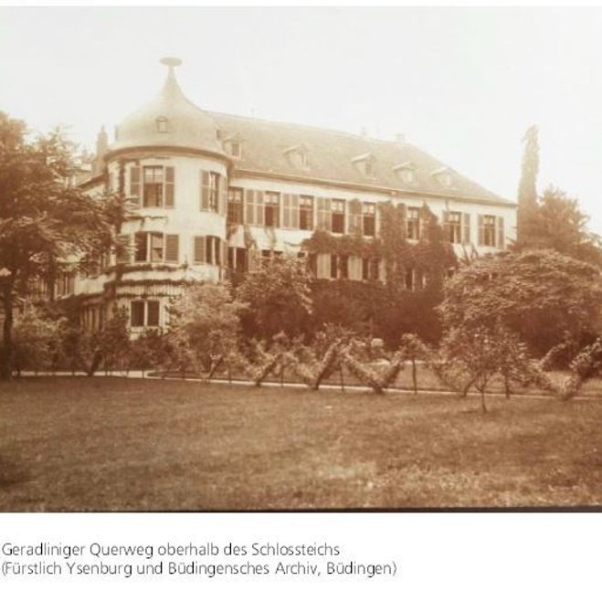 Geradliniger Querweg oberhalb Schlossteich